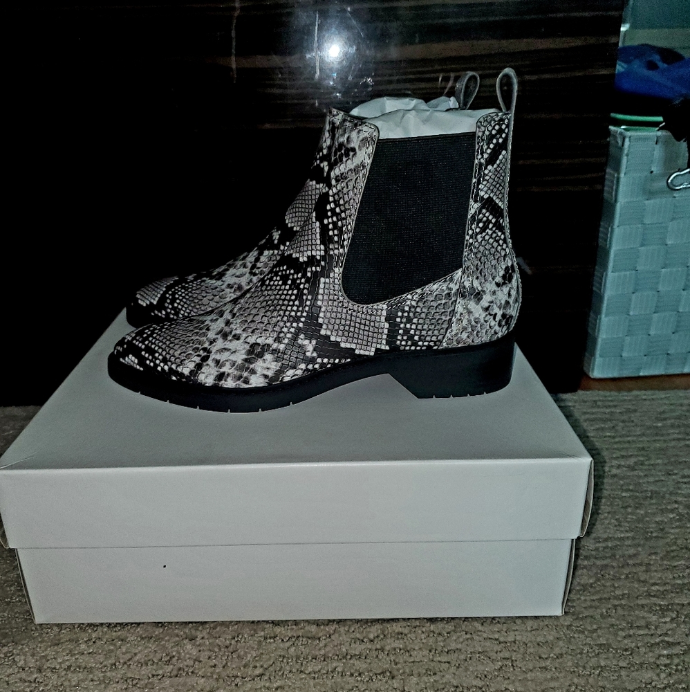 Treasure & Bond Gabriella Chelsea Boot in Snake Print - Picture 10 of 11